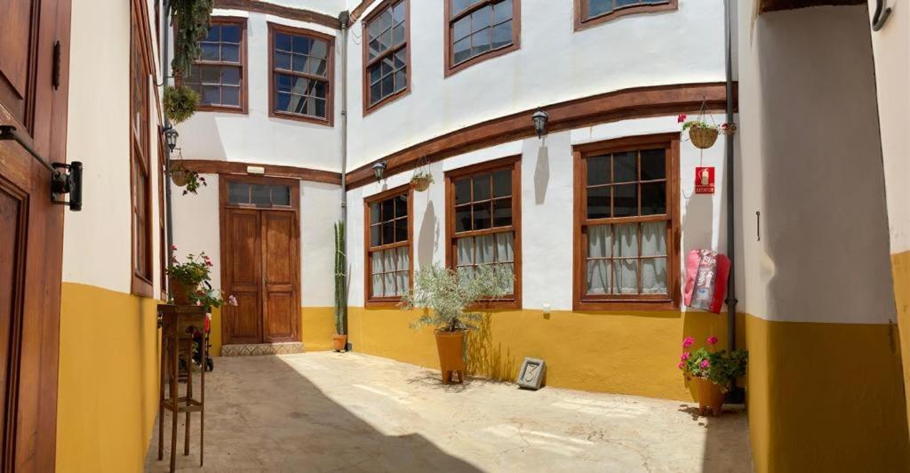 Casa Emblematica Couette-café